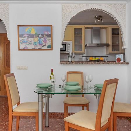 Beachfront, Two Bed- & Bathrooms, Private Parking Fuengirola Bagian luar foto