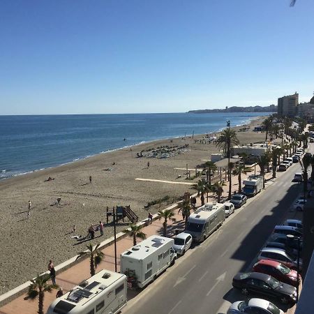 Beachfront, Two Bed- & Bathrooms, Private Parking Fuengirola Bagian luar foto