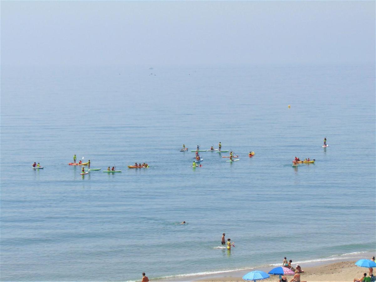 Beachfront, Two Bed- & Bathrooms, Private Parking Fuengirola Bagian luar foto
