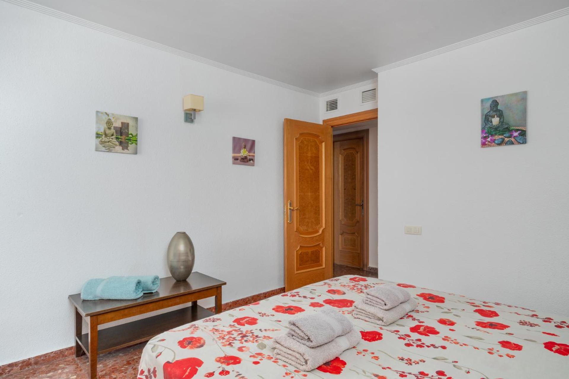 Beachfront, Two Bed- & Bathrooms, Private Parking Fuengirola Bagian luar foto